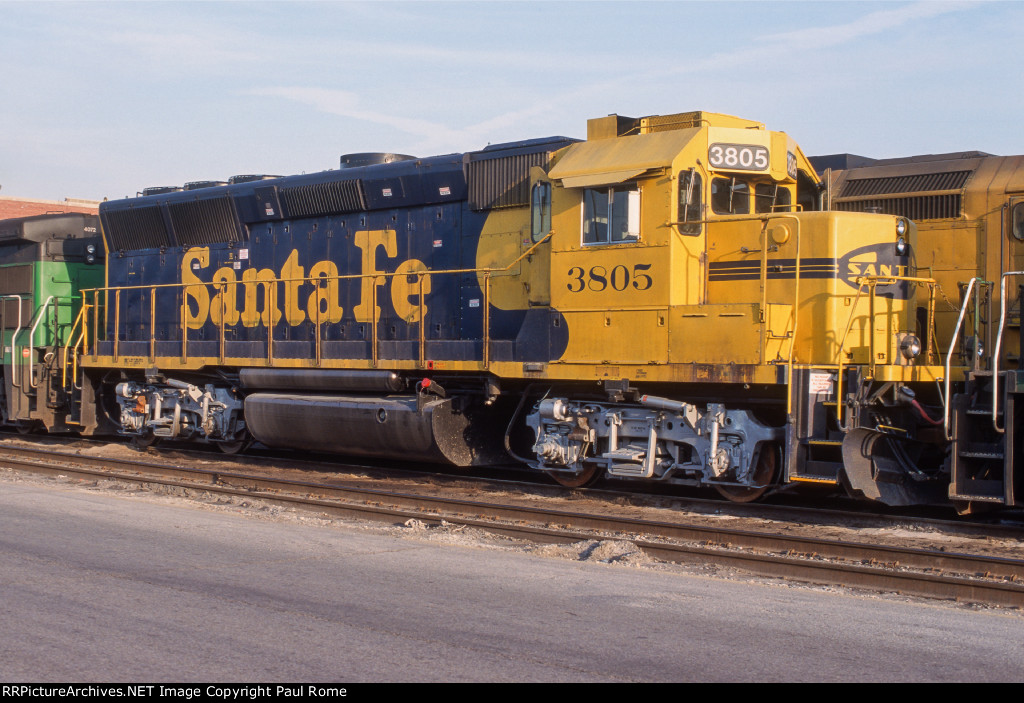 ATSF 3805, EMD GP40X at BN's Clyde Yard